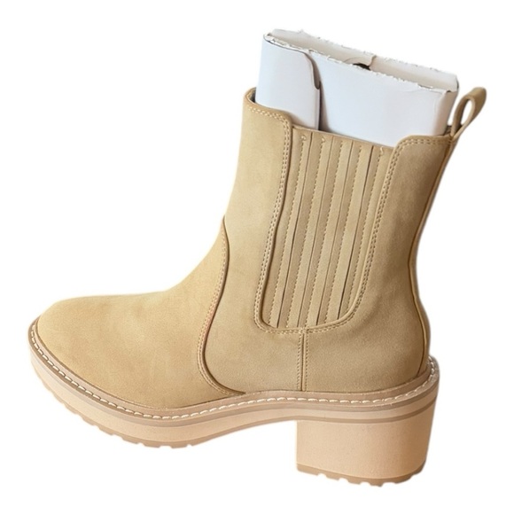 J. CREW Lug Sole Heeled Chelsea Boot In Cashew Size 7 NEW - Picture 6 of 6